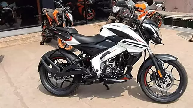 Bajaj Pulsar 160 NS White Color