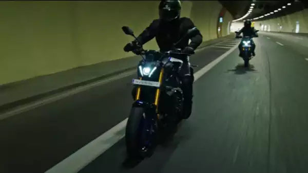 Yamaha R7, MT09 Teased